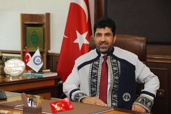 Ali Aladağ…:Malatya Olay Haber…:
Malatyalı Rektör bugün Türkiye'nin gündeminde...Sosyal medyada en