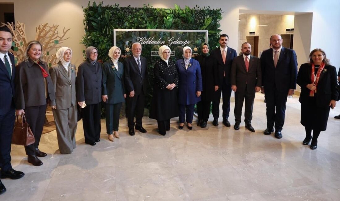 Ali Aladağ…:Malatya Olay Haber…:
Cumhurbaşkanı Recep Tayyip Erdoğan'ın eşi Emine Erdoğan,