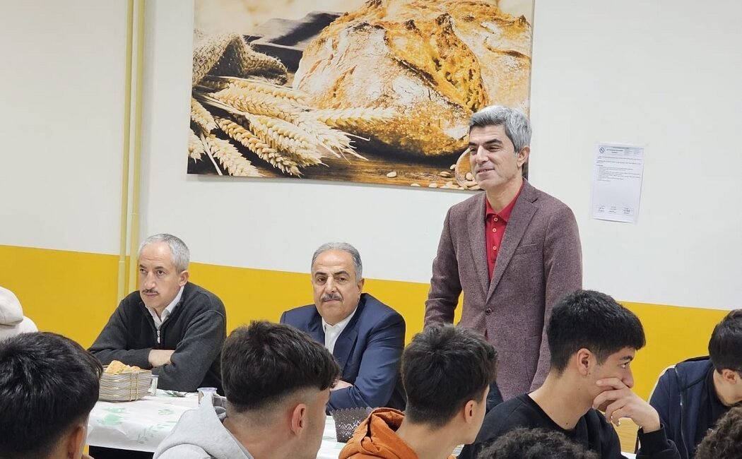 Ali Aladağ…: Malatya Olay Haber…:
Ramazan bereketiyle geldi…Battalgazi Niyazi Mısri Sosyal