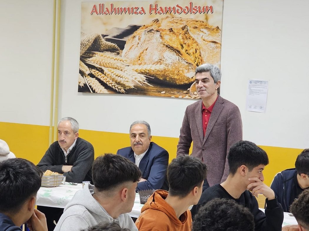 Ali Aladağ…: Malatya Olay Haber…:
Ramazan bereketiyle geldi…Battalgazi Niyazi Mısri Sosyal