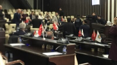 Ali Aladağ…:Malatya Olay Haber…:
Siyasette sıcak gelişme...Malatya Büyükşehir Belediye Meclisi karıştı.