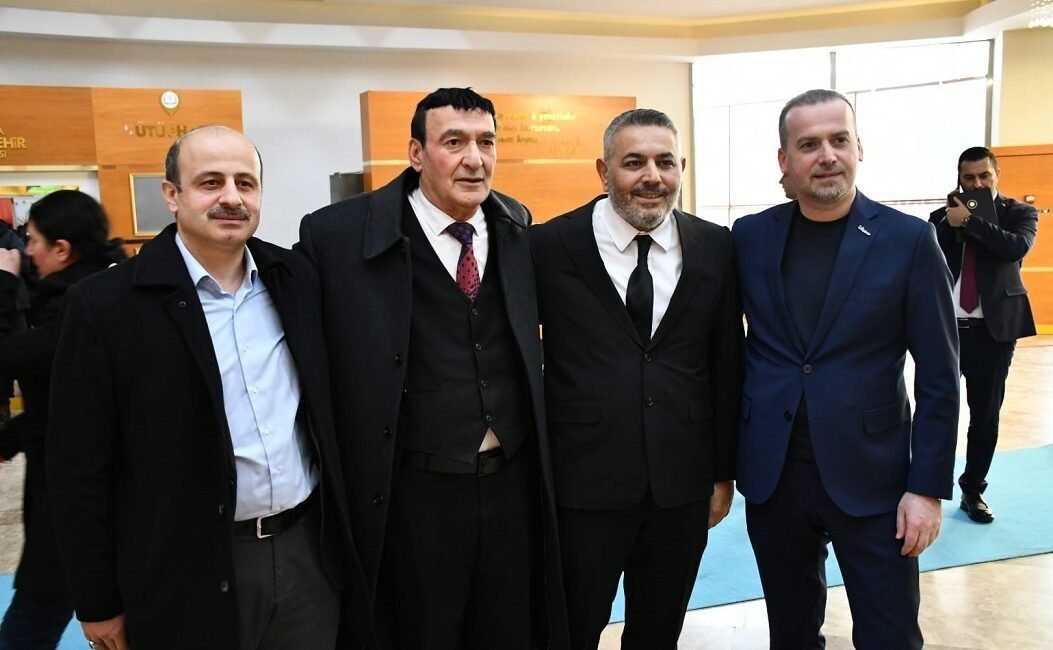 Ali Aladağ…:Malatya Olay Haber…:
Günün haberi...Çok şey yazıldı-söylendi...Manşetlere taşındı...Bugün 2 Başkan