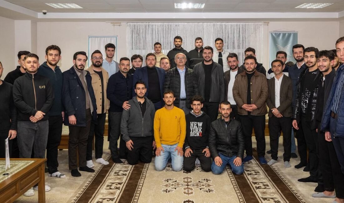 Ali Aladağ…:Malatya Olay Haber…:
Malatya Büyükşehir Belediye Başkanı Sami Er, "Göreve