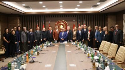 Ali Aladağ…:Malatya Olay Haber…:
21. Dönem Malatya Milletvekili Ekonomist Ahmet Özal,