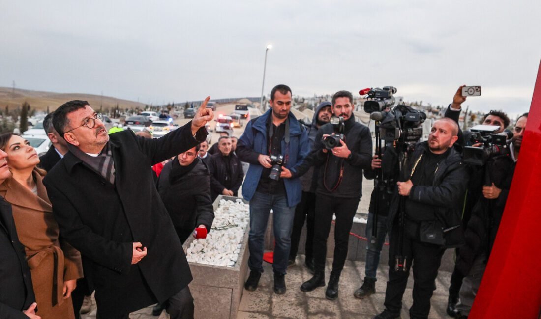 Ali Aladağ…:Malatya Olay Haber…:
Cumhuriyet Halk Partisi Genel Başkanı Özgür Özel,