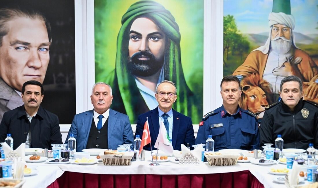 Ali Aladağ…:Malatya Olay Haber…:
Malatya'da Türkiye'ye ve Dünyaya verilen fotoğraf...Birlik ve