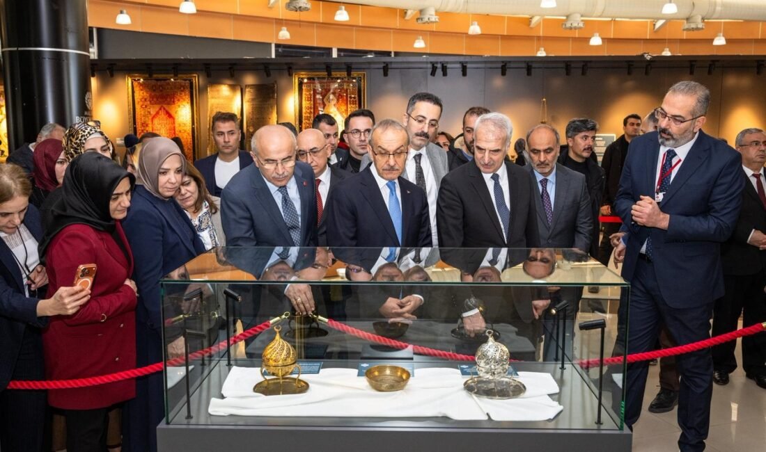 Ali Aladağ…:Malatya Olay Haber…:
Anlamlı sergi...Malatya Büyükşehir Belediyesi’nin ev sahipliğinde açılan