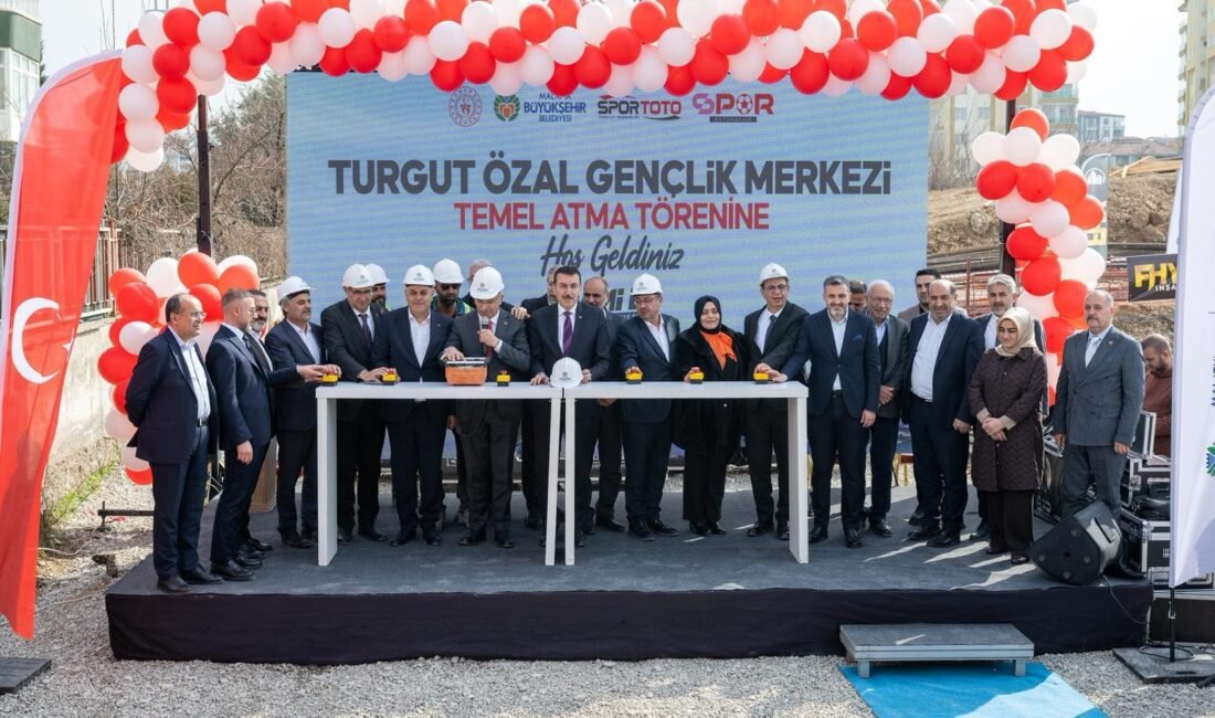 Uğur Hanbey Aladağ...:Malatya Olay Haber...:
Günün sporda öne çıkan haberi...Malatya Büyükşehir