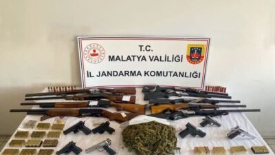 Ali Aladağ…:Malatya Olay Haber…:
Malatya'da Jandarma tarafından operasyon...Operasyon da uyuşturucu, silah,