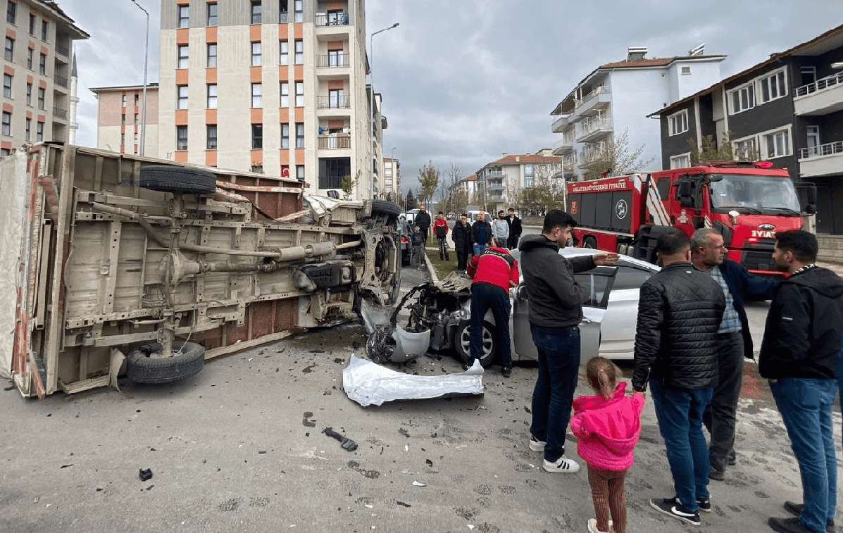 Uğur Hanbey Aladağ…:Malatya Olay Haber…:
Sıcak haber…Malatya’da günün ikinci trafik kazası