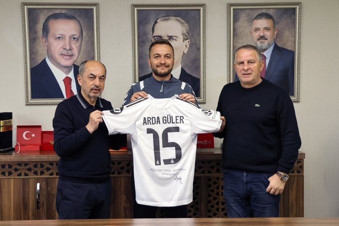Ali Aladağ…:Malatya Olay Haber…:
A Milli Takımın ve Real Madrid'in dünya