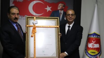 Ali Aladağ…:Malatya Olay Haber…:
Yeşilyurt Belediye Başkanı İlhan Geçit, esnaf odalarına