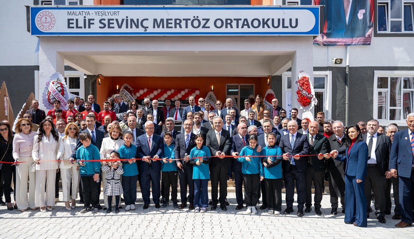 Ali Aladağ…:Malatya Olay Haber…:
Hayırsever iş insanı Rıdvan Mertöz’ün, eşi Elif