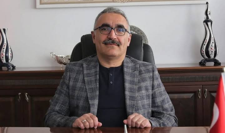Malatya Olay Haber…:Eşiyle birlikte bir öğretmene saldırdığı gerekçesiyle Esenlik A.Ş.’deki