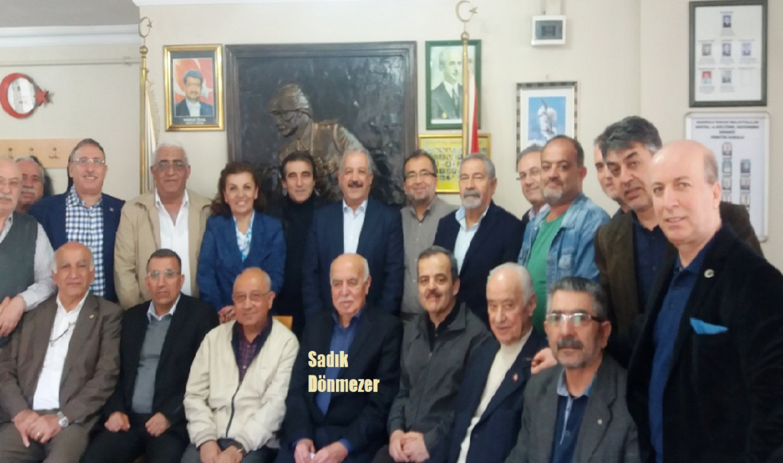 Malatyalıların Kanaat Önderi Sadık Dönmezer, Kurban Bayramı Milletimize Bolluk Bereket Getirsin Ali Aladağ…:Malatya Olay Haber…:
İstanbul’da yaşamını sürdüren Malatyalı iş insanı hayırsever