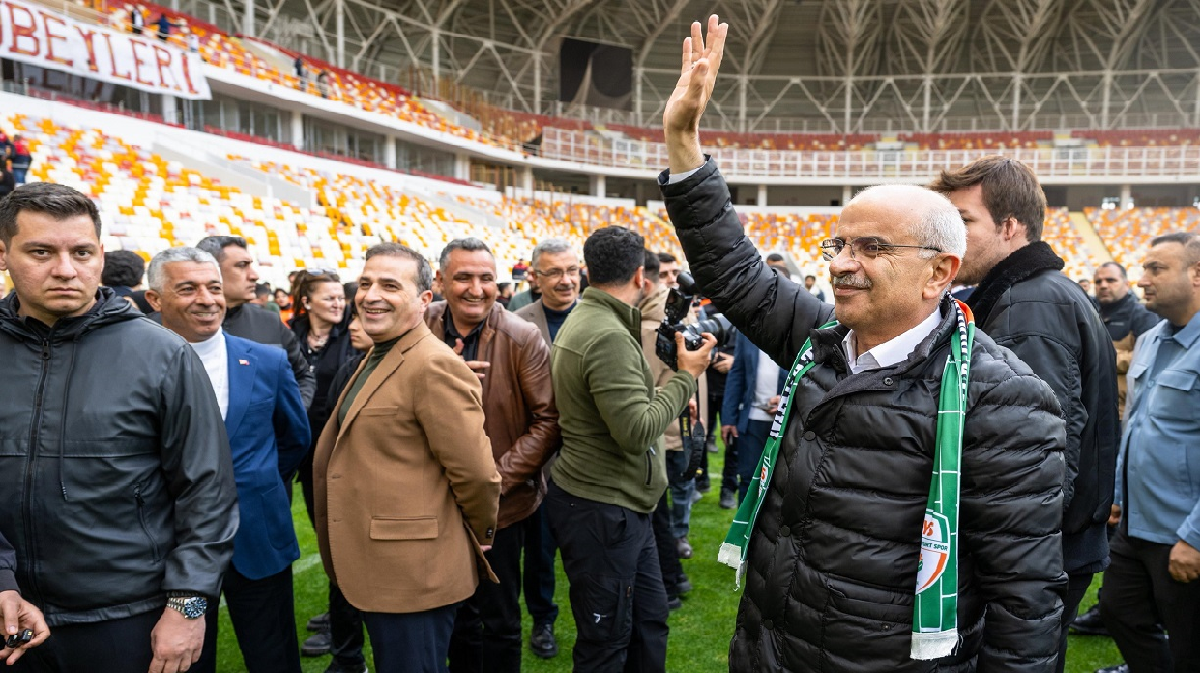 Ali Aladağ…:Malatya Olay Haber…:
Malatya Büyükşehir Belediye Başkanı Sami Er, 16