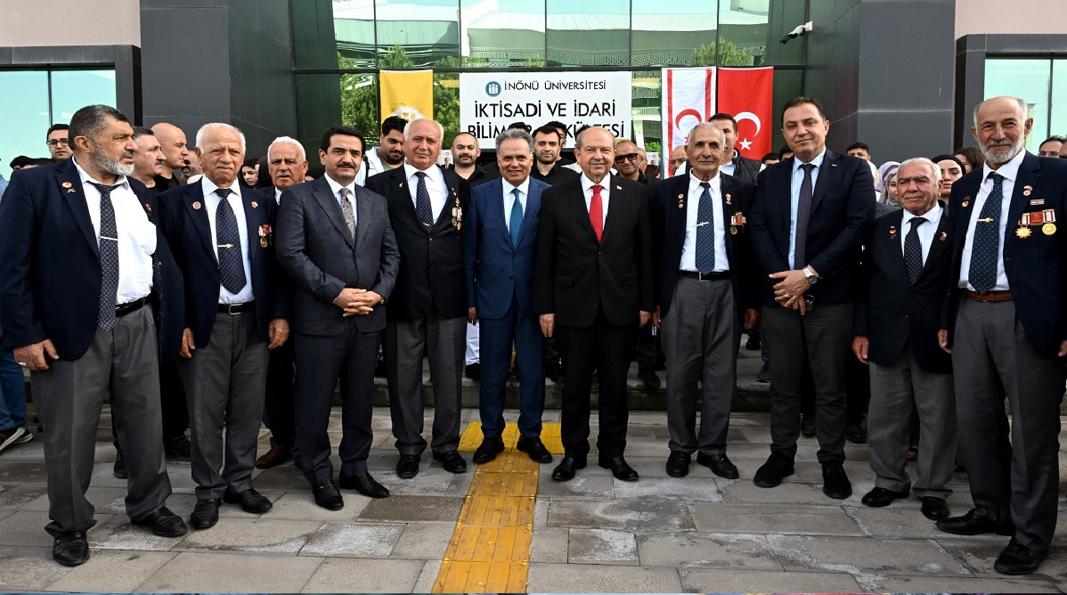 Cumhurbaşkanı Ersin Tatar, Malatya'da seslendi, KKTC Anadolu'nun ayrılmaz parçasıdır 14 Cumhurbaşkanı Ersin Tatar, Malatya'da seslendi, KKTC Anadolu'nun ayrılmaz parçasıdır 13