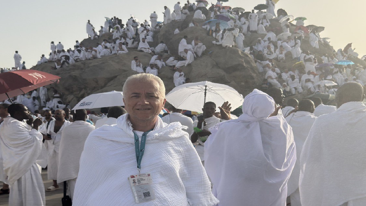 Arafat’tan Vakfa Duası, Özkösede’den Hac’da Bayram Mesajı Var 4 Arafat’tan Vakfa Duası, Özkösede’den Hac’da Bayram Mesajı Var 3