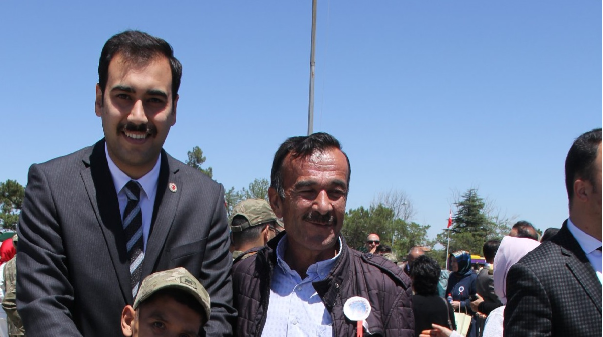 Hamit Kalay trafik kazasında hayatını kaybetti 2 Hamit Kalay trafik kazasında hayatını kaybetti 1