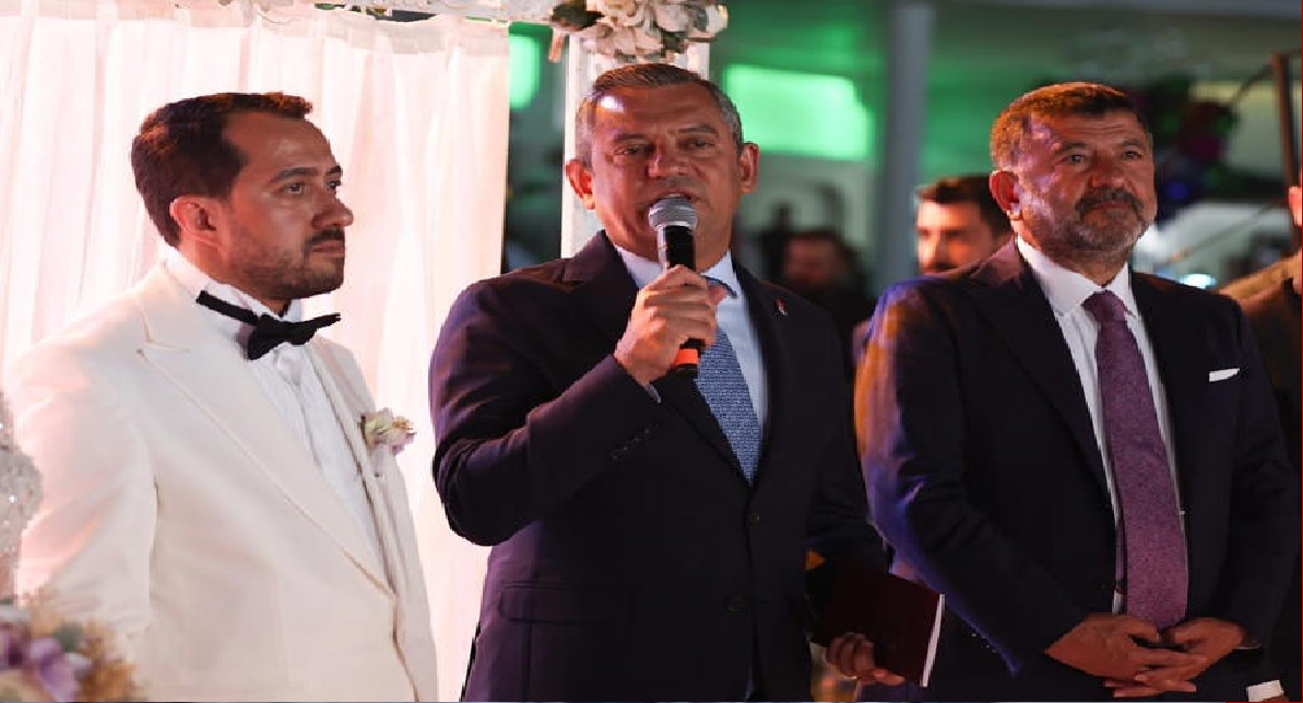 Ali Aladağ…:Malatya Olay Haber…:
,CHP’nin 38’inci Olağan Kurultayı’nda delegelerin oy kullanma