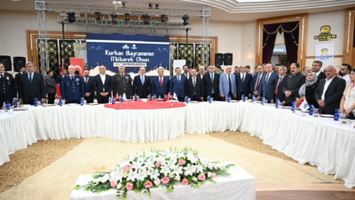 Ali Aladağ…:Malatya Olay Haber...:
Malatya'da Kurban Bayramı dolayısıyla valiliğin remi bayramlaşma