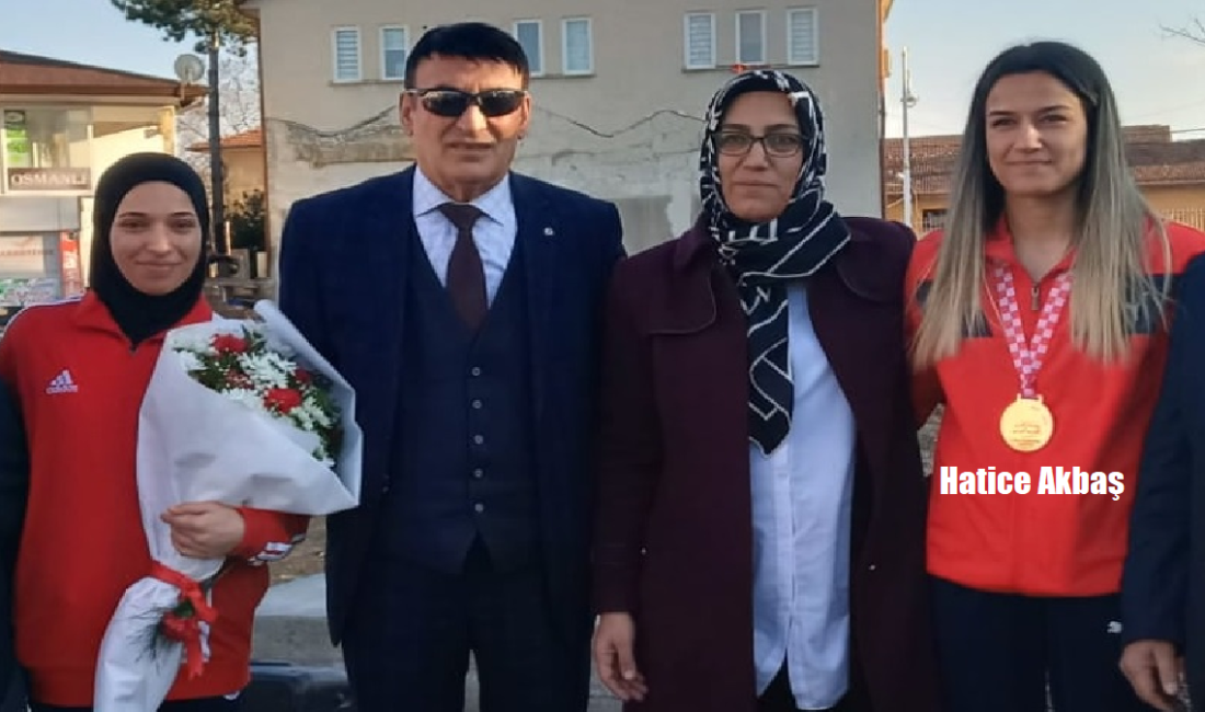 Ali Aladağ…:Malatya Olay Haber…:
Malatyalı olan Fenerbahçeli milli boksör Hatice Akbaş,