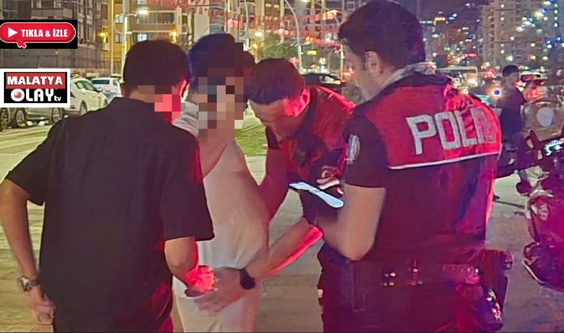 Malatya’nın 13 ilçesinde eş zamanlı huzur 44 operasyonu yapıldı Ali Aladağ…:Malatya Olay Haber…:
Sıcak haber...Malatya Emniyeti tarafından halkın huzur ve