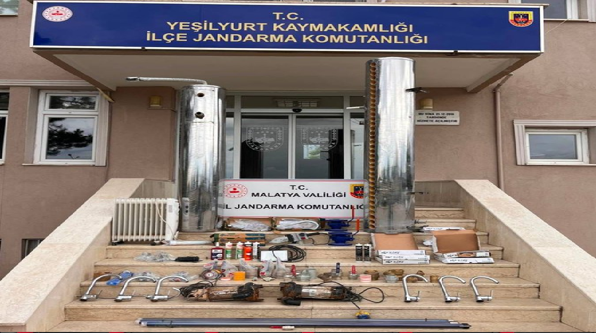 JASAT ekipleri titiz çalışmaları sonucu hırsızlık olayları aydınlatıldı Ali Aladağ…:Malatya Olay Haber…:
Son dakika...Sıcak haber...Bir şantiye alanında meydana gelen