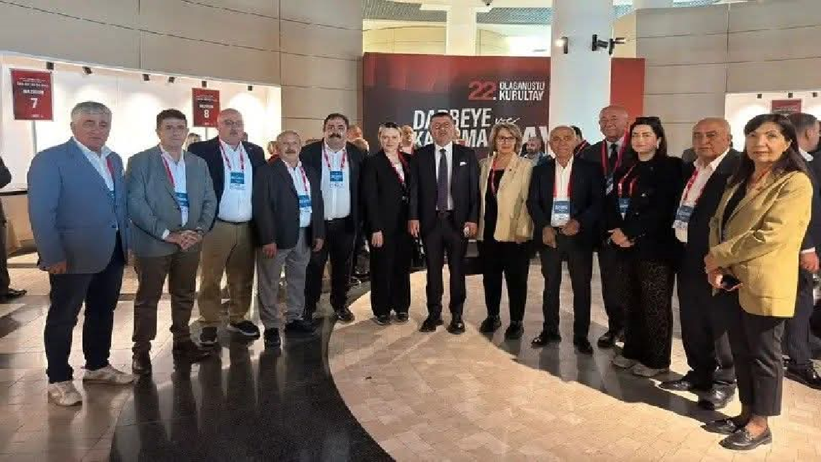 CHP’li Delegelerden Olağanüstü Kurultay İçin İmza 1