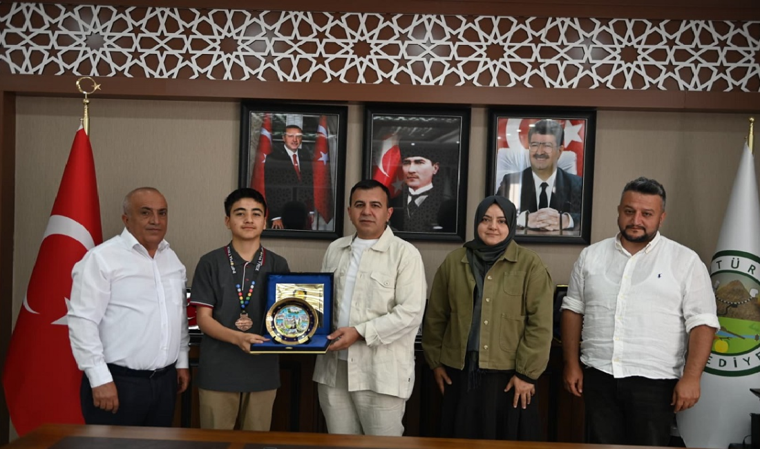 Pütürge’den Dünya Üçüncülüğü Ali Aladağ…:Malatya Olay Haber…:
Pütürge Çok Programlı Anadolu Lisesi öğrencileri, Romanya’nın