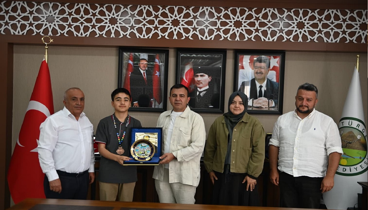 Ali Aladağ…:Malatya Olay Haber…:
Pütürge Çok Programlı Anadolu Lisesi öğrencileri, Romanya’nın