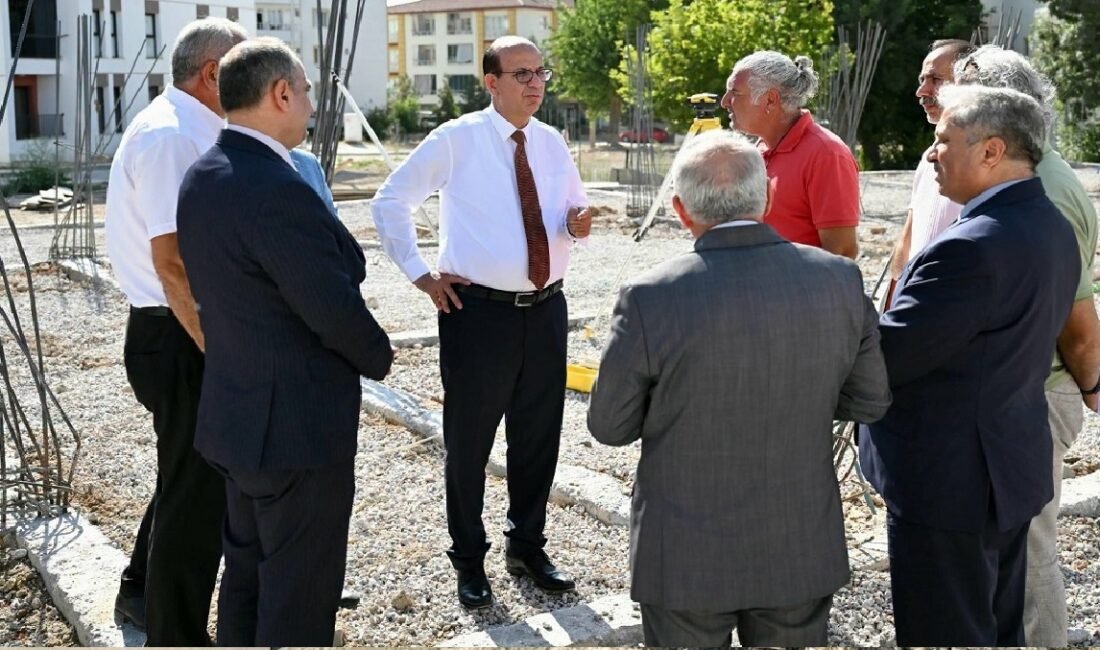 Uğur Hanbey Aladağ…:Malatya Olay Haber…:
Yeşilyurt Belediye Başkanı Prof. Dr. İlhan
