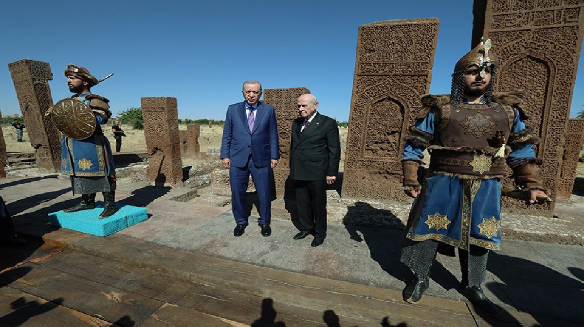 Ali Aladağ…:Malatya Olay Haber…:
Günün gündeminden manşet...Bugün tarihi bir gün...Malazgirt Zaferi’nin