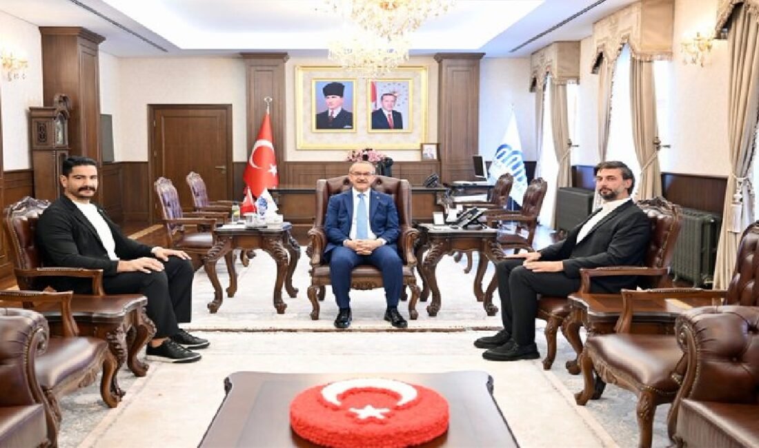 Ali Aladağ...:Malatya Olay Haber...:
Malatya Valisi Seddar Yavuz, Türkiye Güreş Federasyonu
