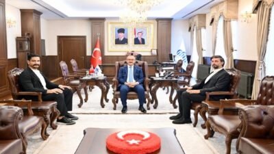 Ali Aladağ...:Malatya Olay Haber...:
Malatya Valisi Seddar Yavuz, Türkiye Güreş Federasyonu