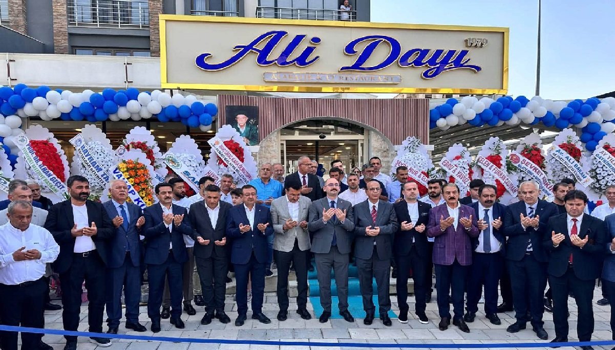 Uğur Hanbey Aladağ…:Malatya Olay Haber…:
Yeşilyurt’ta Görkemli Açılış: "Ali Dayı" Yeni