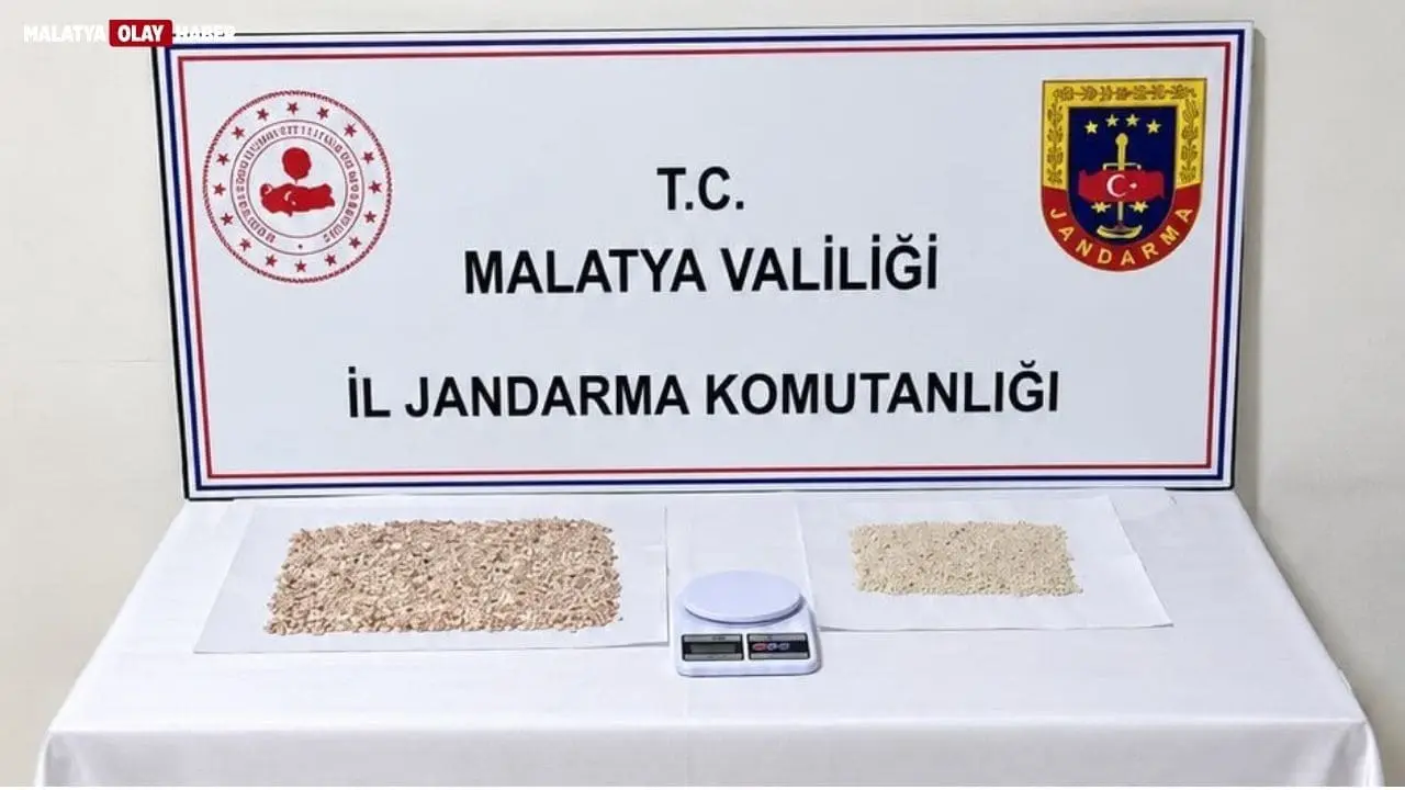 Malatya’nın Battalgazi ilçesinde jandarma ekiplerinin operasyonunda 1 kilo 80 gram