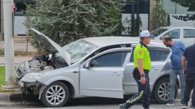 malatya trambus diregine carpan arac 4 kisi yaralandi trafik kazasi