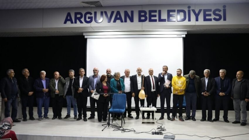 Tolga Sağ ve Muharrem Temiz Aynı Sahneyi Paylaştı