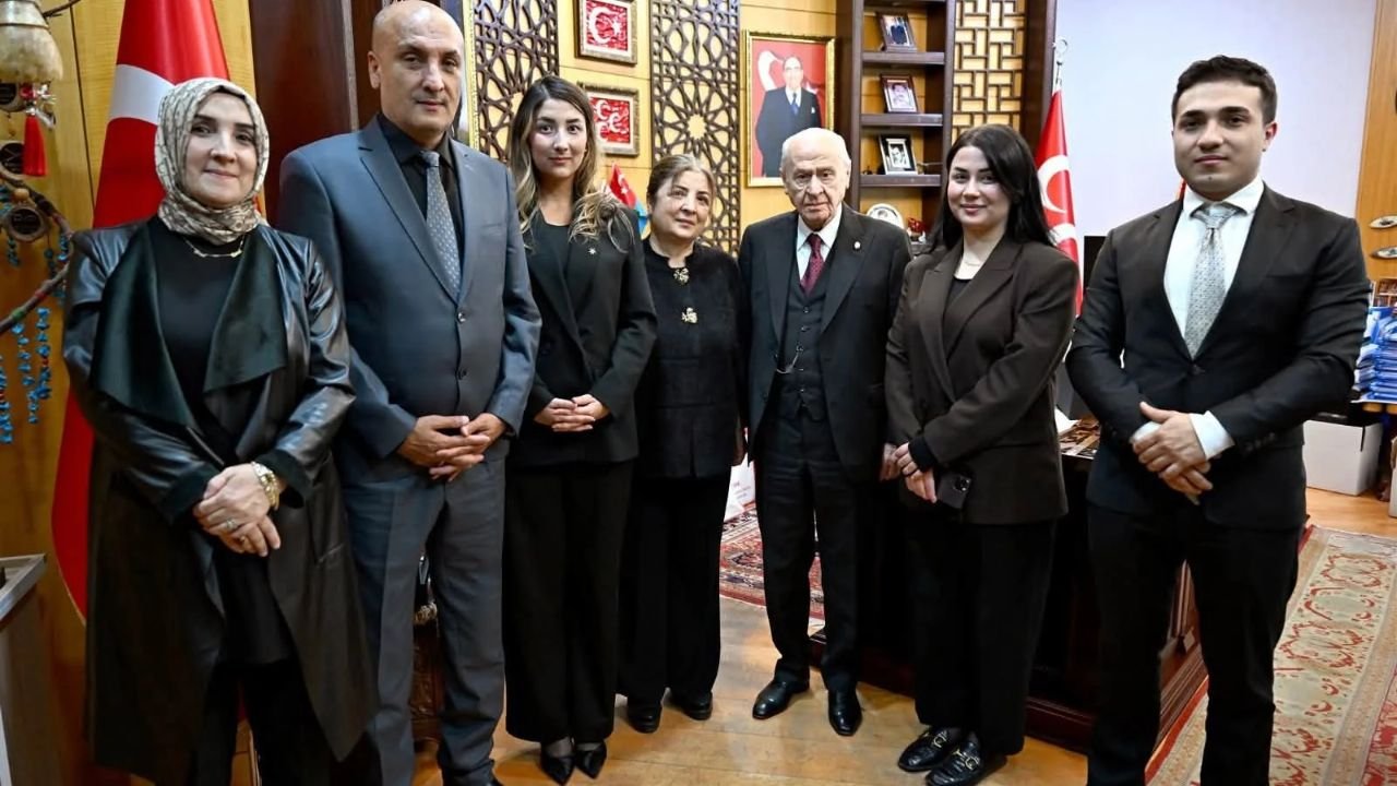 mhp lideriu bahceli oral celik ailesini kabul etti